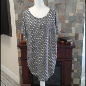 Falls Creek Black & White Boho Diamonds floral Pattern Tunic Top
